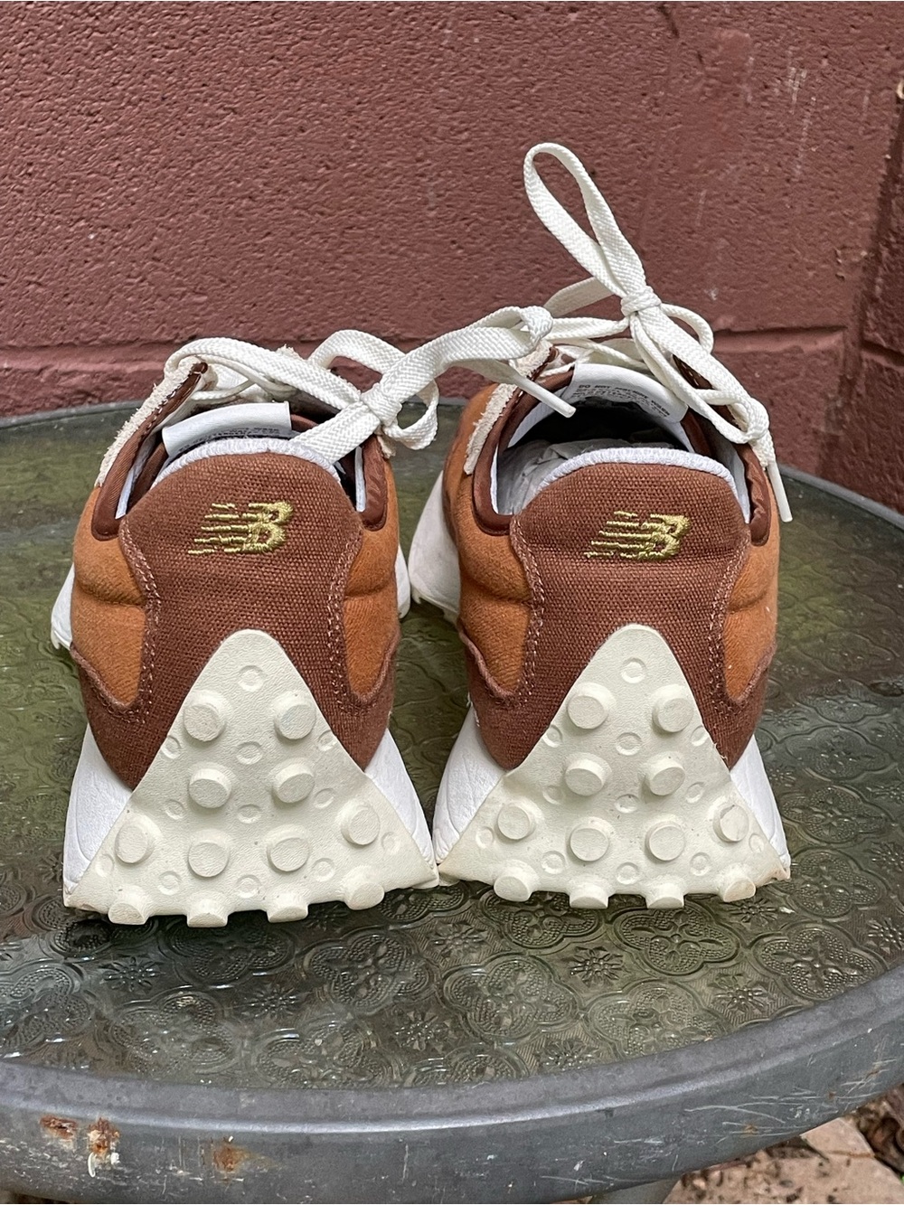 New Balance 327 Sneakers Size 10.5 D - Picture 6 of 11